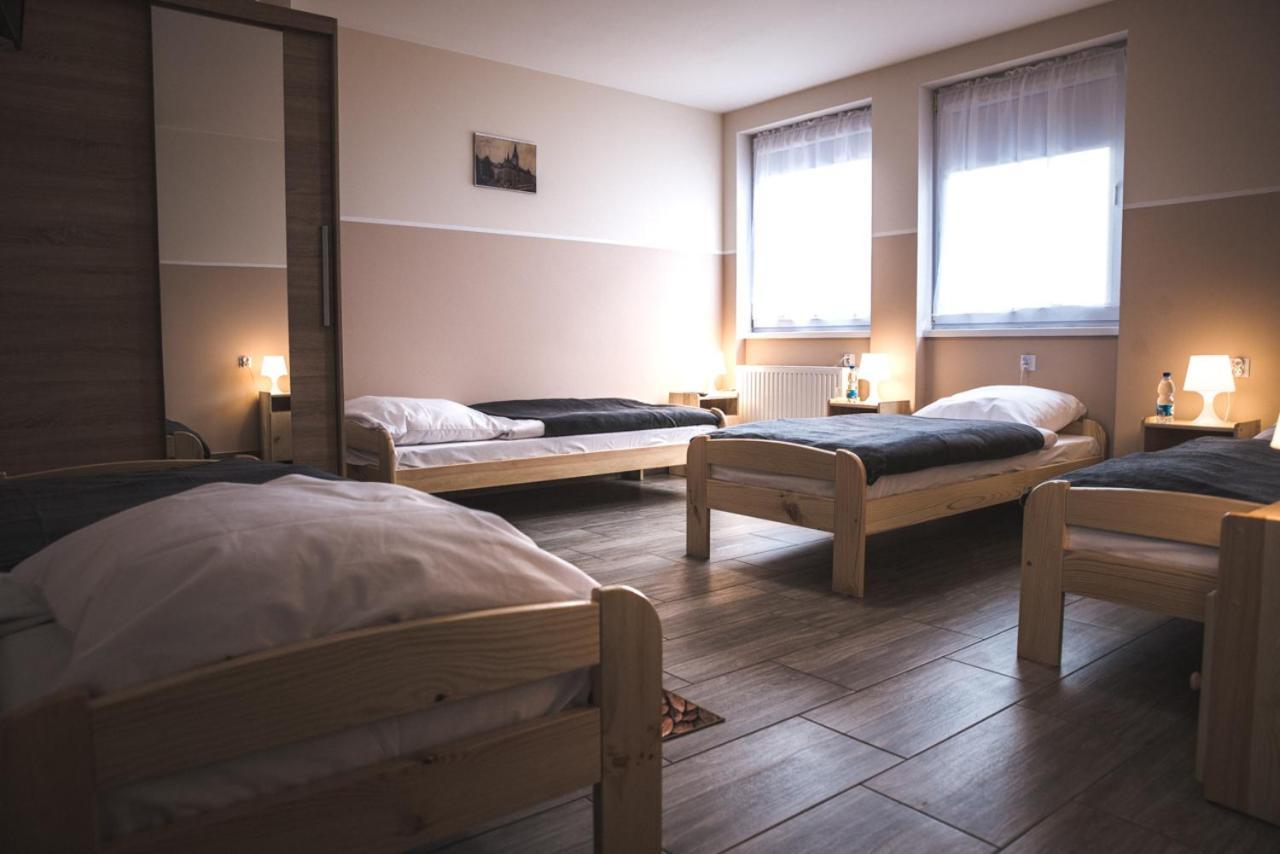 Dom Wycieczkowy "Na Stadionie" Hotell Kłodzko Eksteriør bilde